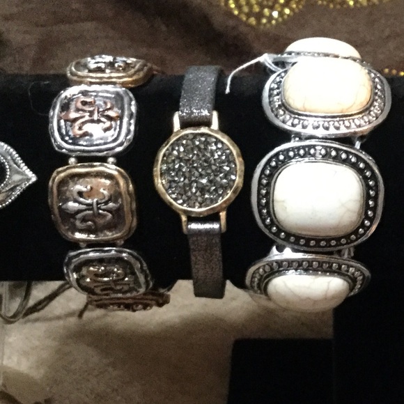 Delicate Black and Gold Sparkle Crystal Bracelet - Picture 3 of 3